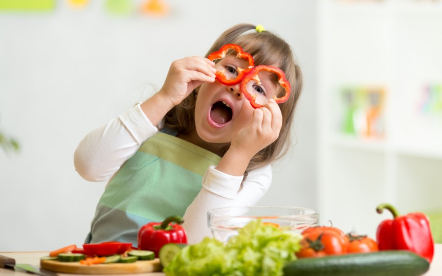 Medic nutriționist: Un copil nu poate fi crescut doar cu alimente vegane