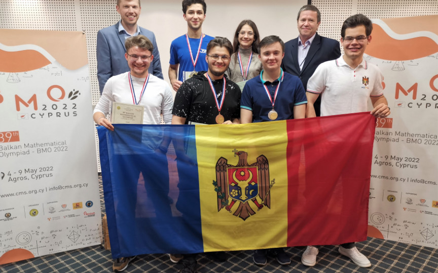 Elevii moldoveni au obținut medalii de argint, medalii de bronz și mențiune de onoare la Olimpiada Balcanică la Matematică