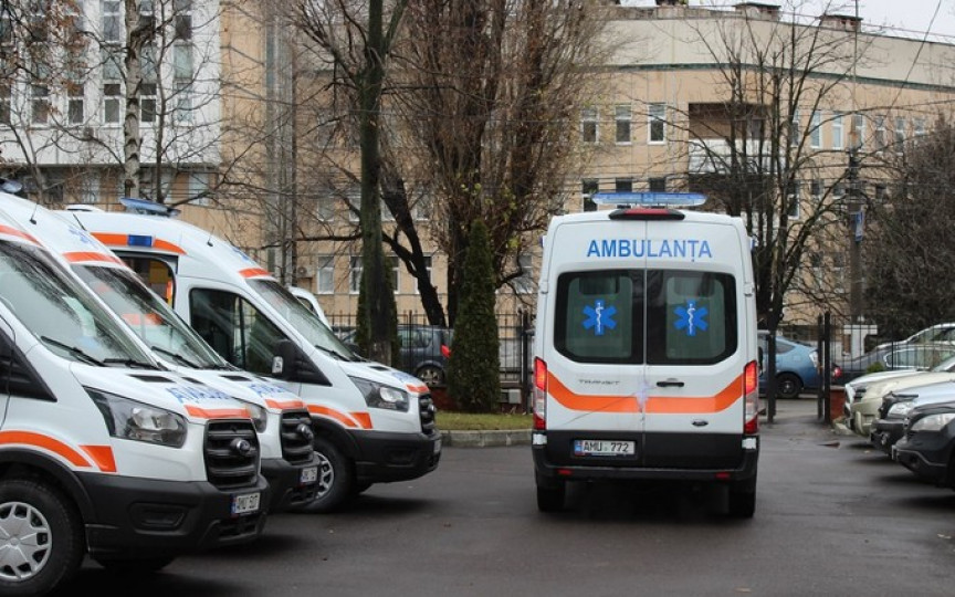 O femeie din Chișinău și-a găsit moartea în stradă
