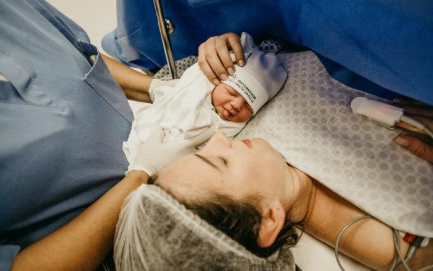 Medic obstetrician-ginecolog despre procesul nașterii – răspunsuri la cele mai frecvente întrebări