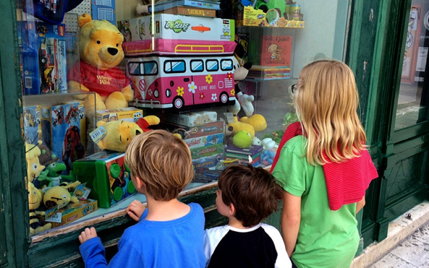 Viața copiilor – o jucărie pentru comercianții iresponsabili!