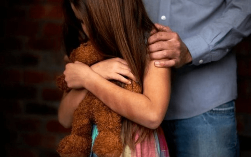 15 ani de închisoare pentru un tată, care și-a abuzat sexual fiica minoră mai mult de trei ani