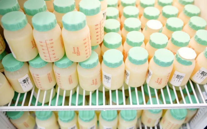 În RM în premieră femeile vor putea dona lapte pentru bebeluşii născuţi prematur