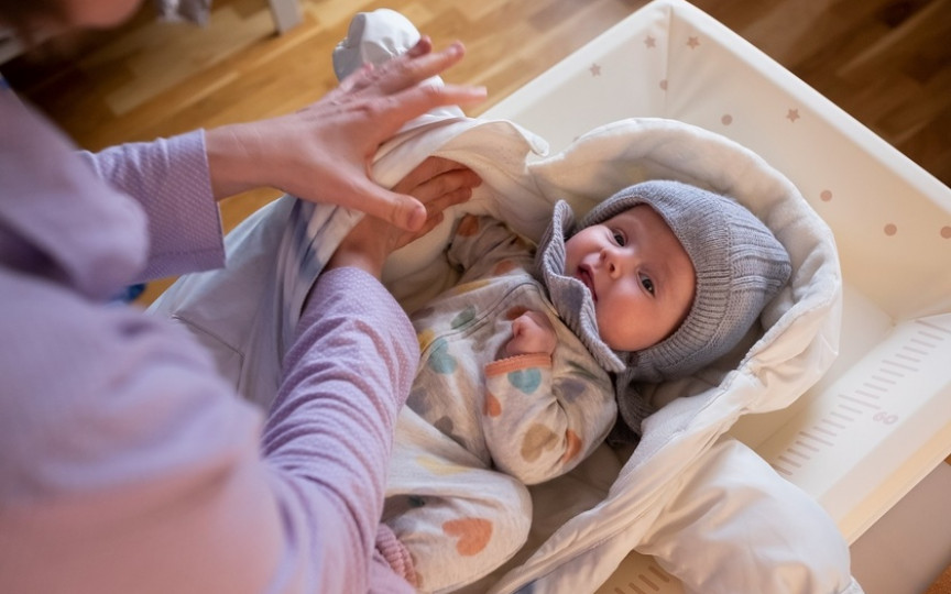 Prima iarnă a bebelușului: 5 sfaturi pentru a-l menține în siguranță