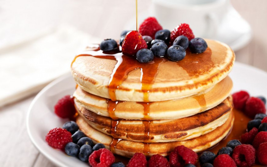 Clătite americane – rețetă de pancakes pufoase