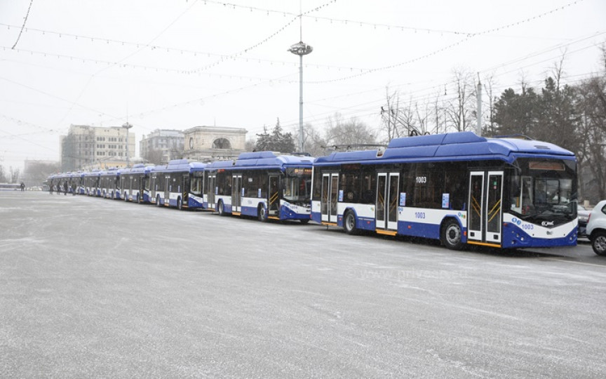 (Foto) Zece troleibuze noi au fost lansate astăzi pe rutele din capitală