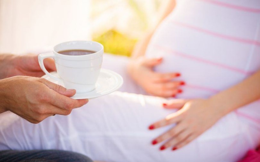Medic: Dacă o gravidă bea cafea, copilul este excitat timp de 105 ore