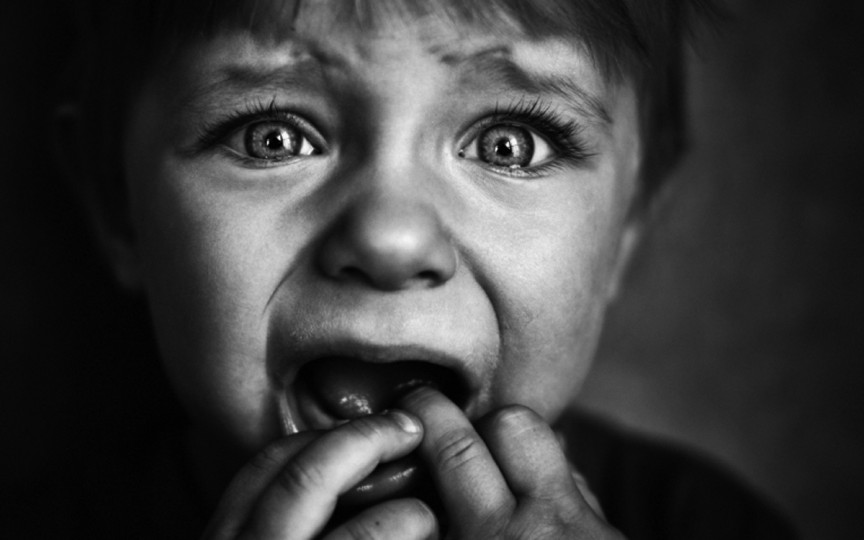Spot social: Palma, țipetele, pedepsele - copilul le asociază cu frica. Le dorim copiilor noștri o viață plină de frică?!
