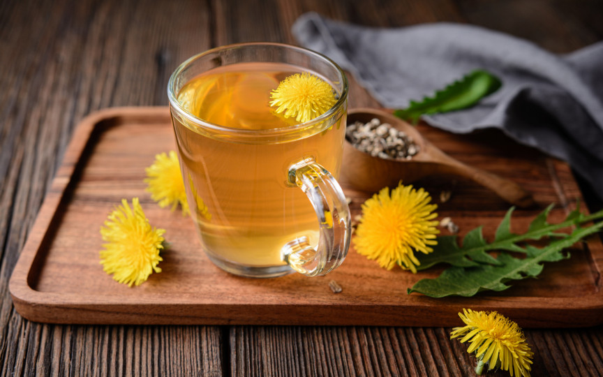 5 ceaiuri pentru rinichi care previn calculii renali și infecțiile urinare
