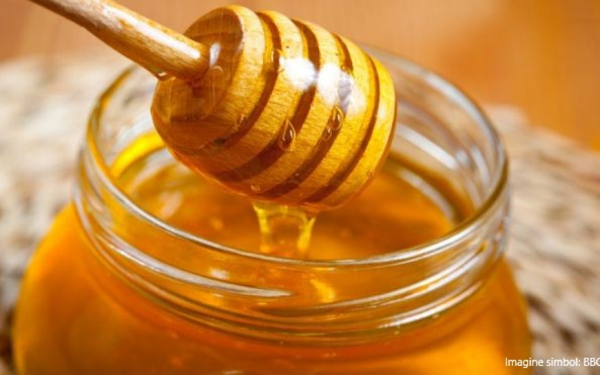 Mierea este unul dintre cele mai falsificate alimente din lume. Cum să o diferențiezi pe cea naturală