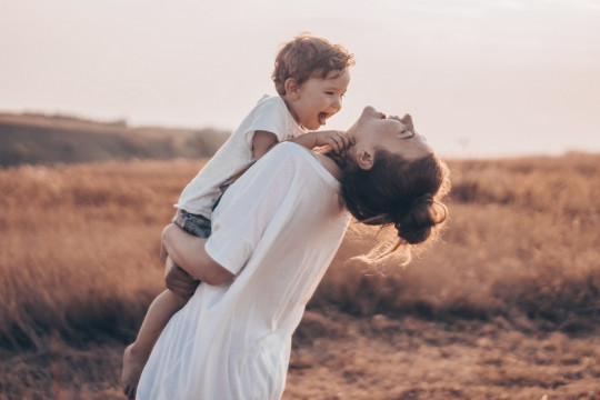 7 emoții pe care le înțelegi abia când devii mamă