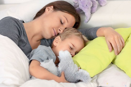 Bloggerița Prințesa Urbană își dezvăluie secretul de adormire rapidă a copiilor