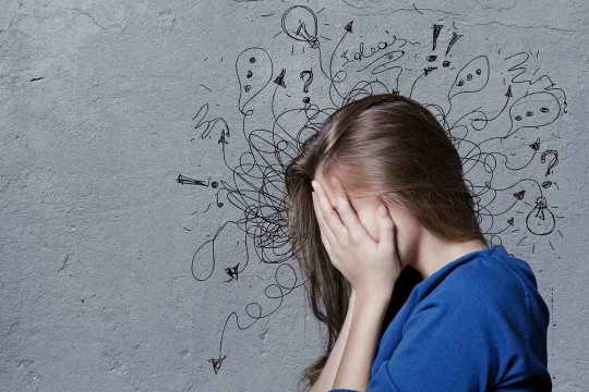 Psihoterapeut: Cum abordăm anxietatea prelungită?