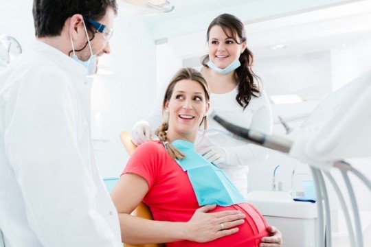 Dantura în timpul sarcinii. Un copil în plus, un dinte în minus?