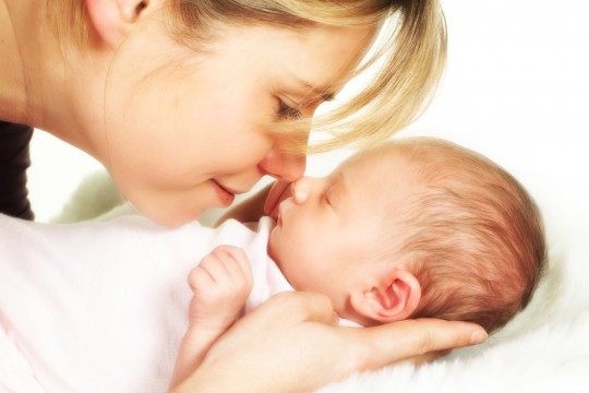 Medic dermatolog: Recomandări pentru tratarea crustelor de lapte la bebeluși