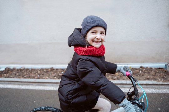 10 moduri de a-ți ajuta copilul să rămână sănătos în sezonul rece