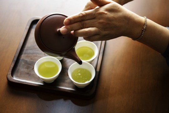 Specialist ceaiuri: Ceaiul adevărat este cultivat în ferme mici, în mod tradiţional, iar la pliculeţe sunt doar resturi
