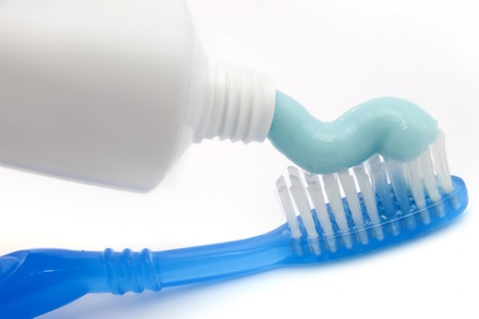 8 moduri de a utiliza pasta de dinţi