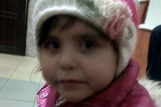 A fost găsită o fetiță de 4 ani. Se caută rudele