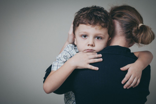 Ce să-i spui copilului când este îngrijorat sau neliniștit?