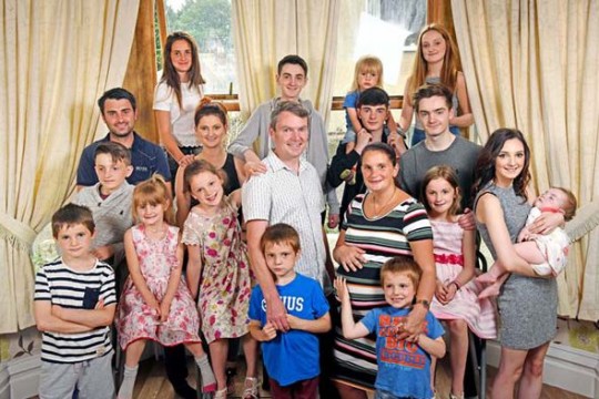 Cea mai numeroasă familie din Anglia sărbătorește nașterea celui de-al 20-lea copil