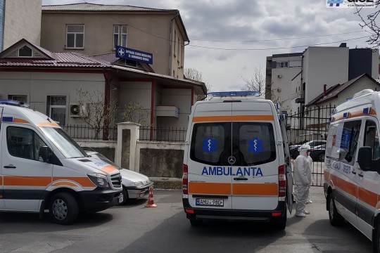 O moldoveancă infectată cu COVID-19 a fugit de 2 ori din spital