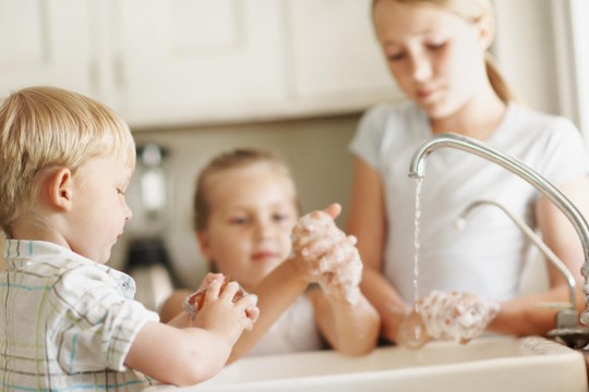 Bolile pe care le poate face copilul dacă nu se spală pe mâini