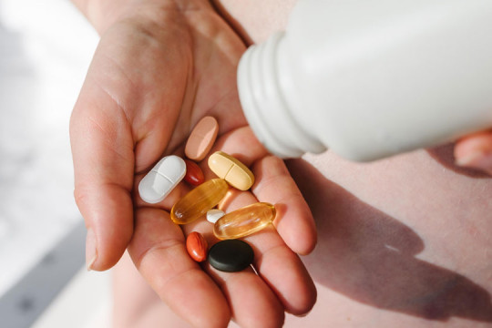 Metabolism în capsule: funcționează cu adevărat pastilele de slăbit moderne?