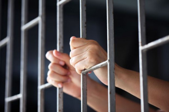 13 ani de închisoare pentru două femei din Hâncești, acuzate de escrocherie săvârșită în proporții mari