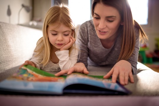 Educația prin metoda Montessori: 10 reguli de bază pe care orice părinte trebuie să le cunoască