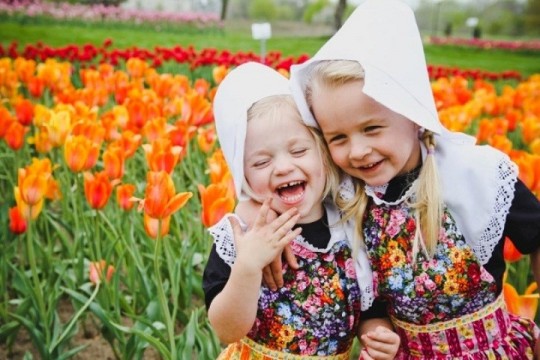 Cei mai fericiți copii cresc în Olanda. Iată obiceiurile de aur ale părinților olandezi!