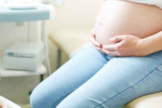 Femeile însărcinate suferă mai des din cauza infecțiilor. Iată cauzele!