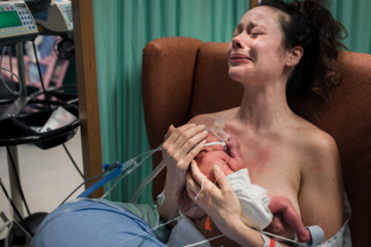 Cele mai impresionante fotografii de la naștere premiate în anul curent