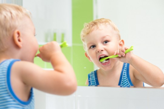 Nou! Pastă de dinți pentru copii 100% naturală