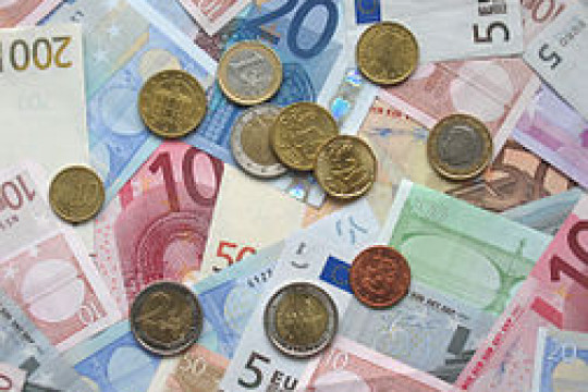 Euro, la un nou minim istoric din ultimii 20 de ani