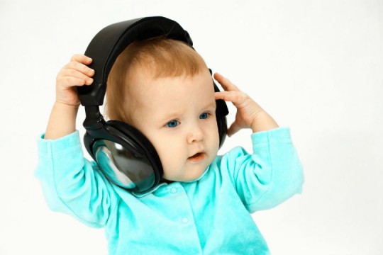 Cum se dezvoltă auzul copilului de la naștere și până la vârsta de un anișor