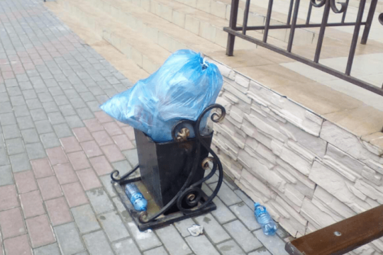 Autoritățile au găsit un mod inedit de a lupta cu cei care aruncă gunoiul la voia întâmplării