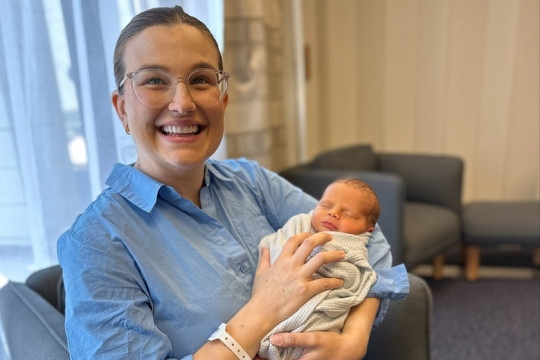 Primul bebeluș născut dintr-un uter transplantat