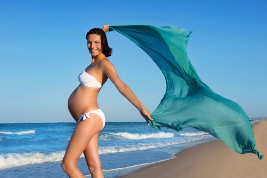 Cât de sănătos e să stai la soare în timpul sarcinii?