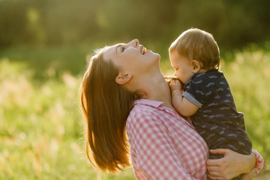 4 lucruri pe care mamele fericite le fac zilnic