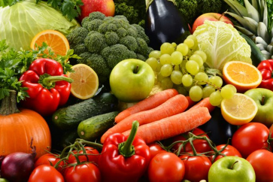 10 trucuri pentru a păstra prospețimea fructelor şi legumelor mai mult timp