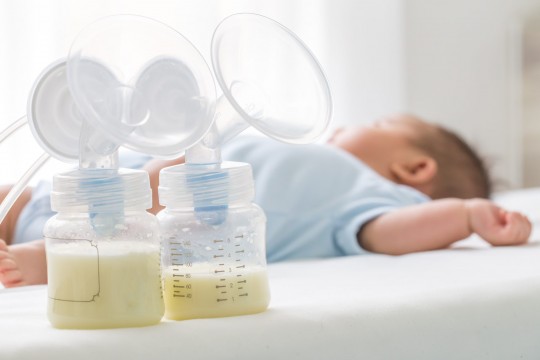Ce ar trebui să cunoaștem despre păstrarea și depozitarea laptelui matern