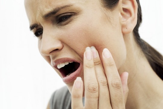 Ai dureri de dinți? Vezi cele mai bune remedii naturiste ce te pot ajuta!