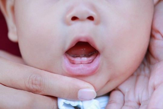 10 mituri despre erupția dentară la bebeluși