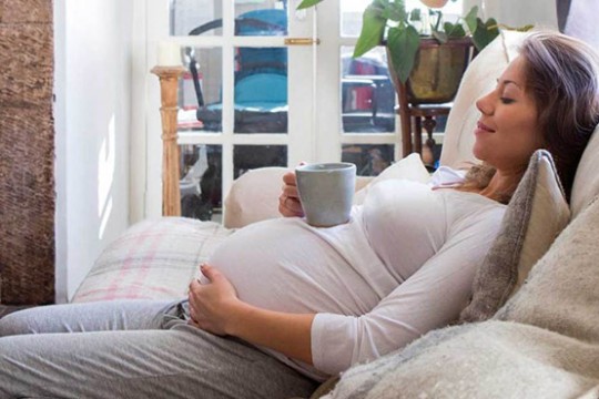 Consumul de ceai sau cafea în sarcină scade greutatea copilului