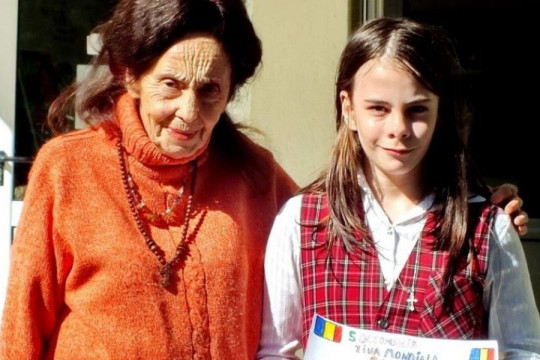 Cum arată azi fata Adrianei Iliescu, românca devenită mamă la 67 de ani. Eliza e șefă de promoție și vrea să facă două facultăți