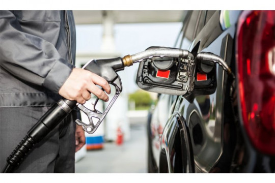 Prețurile la carburanți continuă să scadă. Motorina - din nou mai ieftina decat benzina