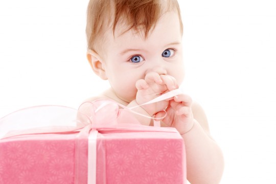 Idei de cadouri pentru bebeluşi