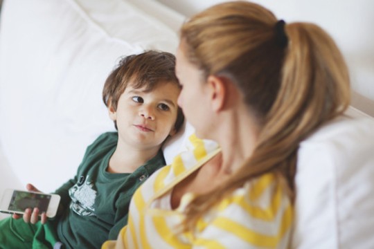 Psihiatru: Relația copil-părinte modelează caracterul viitorului adult