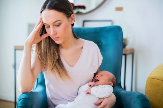 Psiholog: Depresia postpartum poate apărea la 72 de ore după naștere